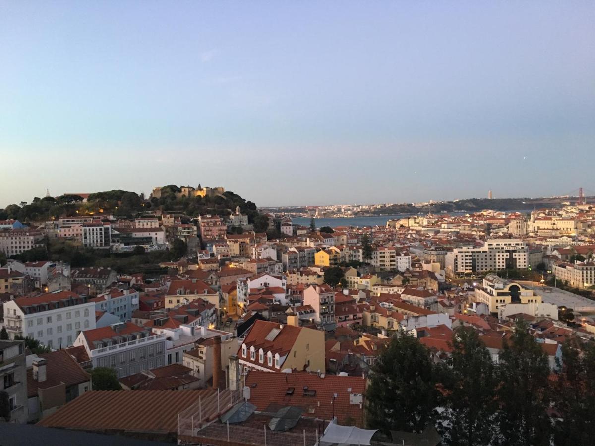 Luxury Graca Apartment The Most Amazing View Of Lisbon Bagian luar foto