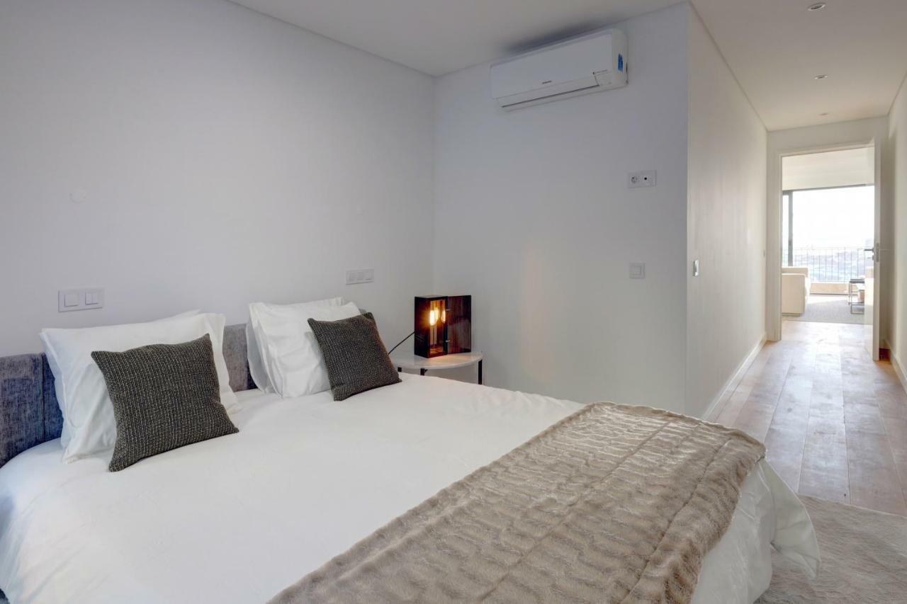 Luxury Graca Apartment The Most Amazing View Of Lisbon Bagian luar foto